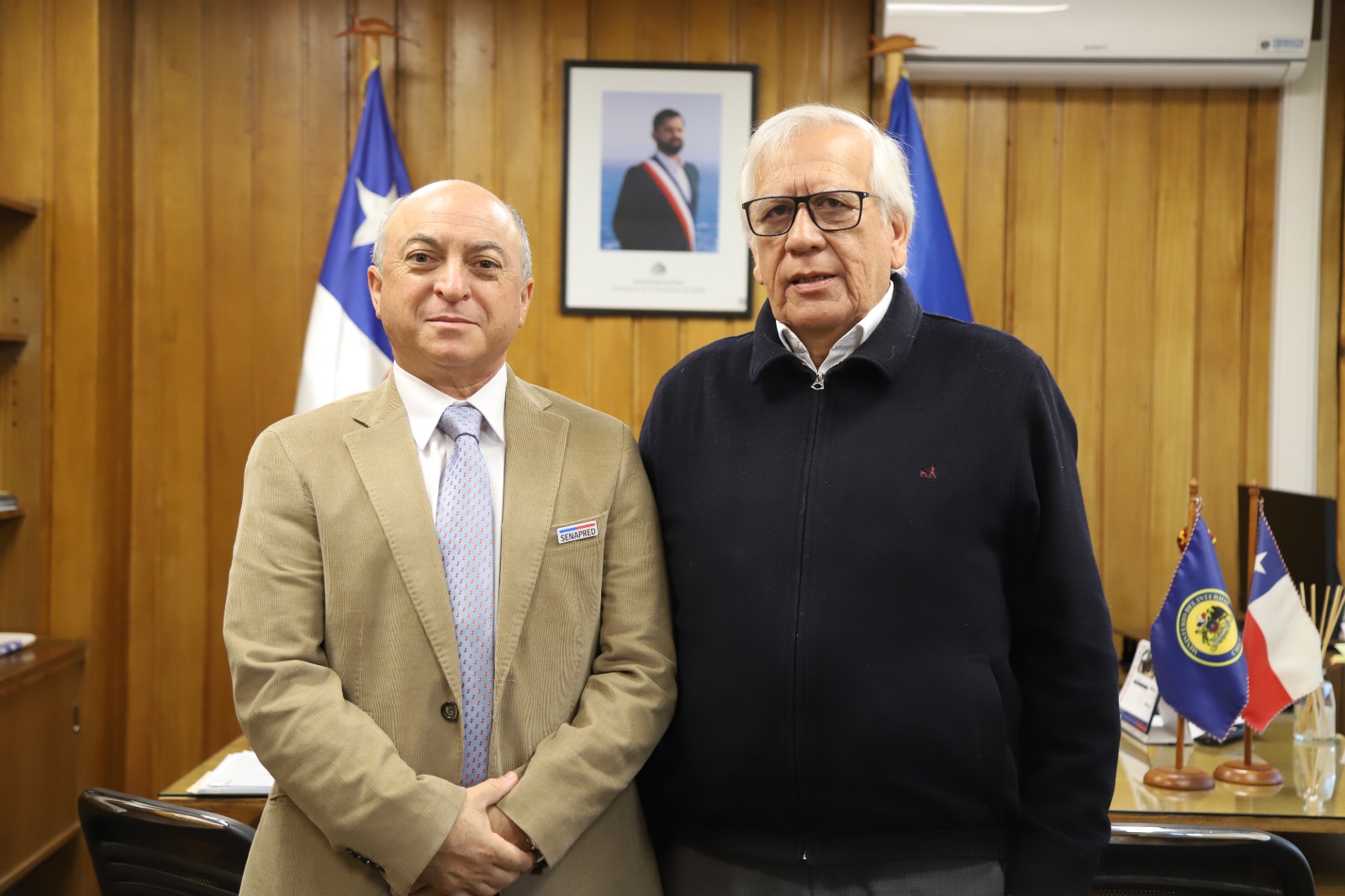 DELEGADO PRESIDENCIAL REGIONAL PRESENTA AL NUEVO DIRECTOR REGIONAL DE SENAPRED