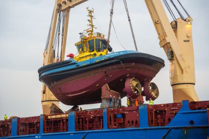 Primer remolcador eléctrico de Latinoamérica emprende viaje hacia Chile