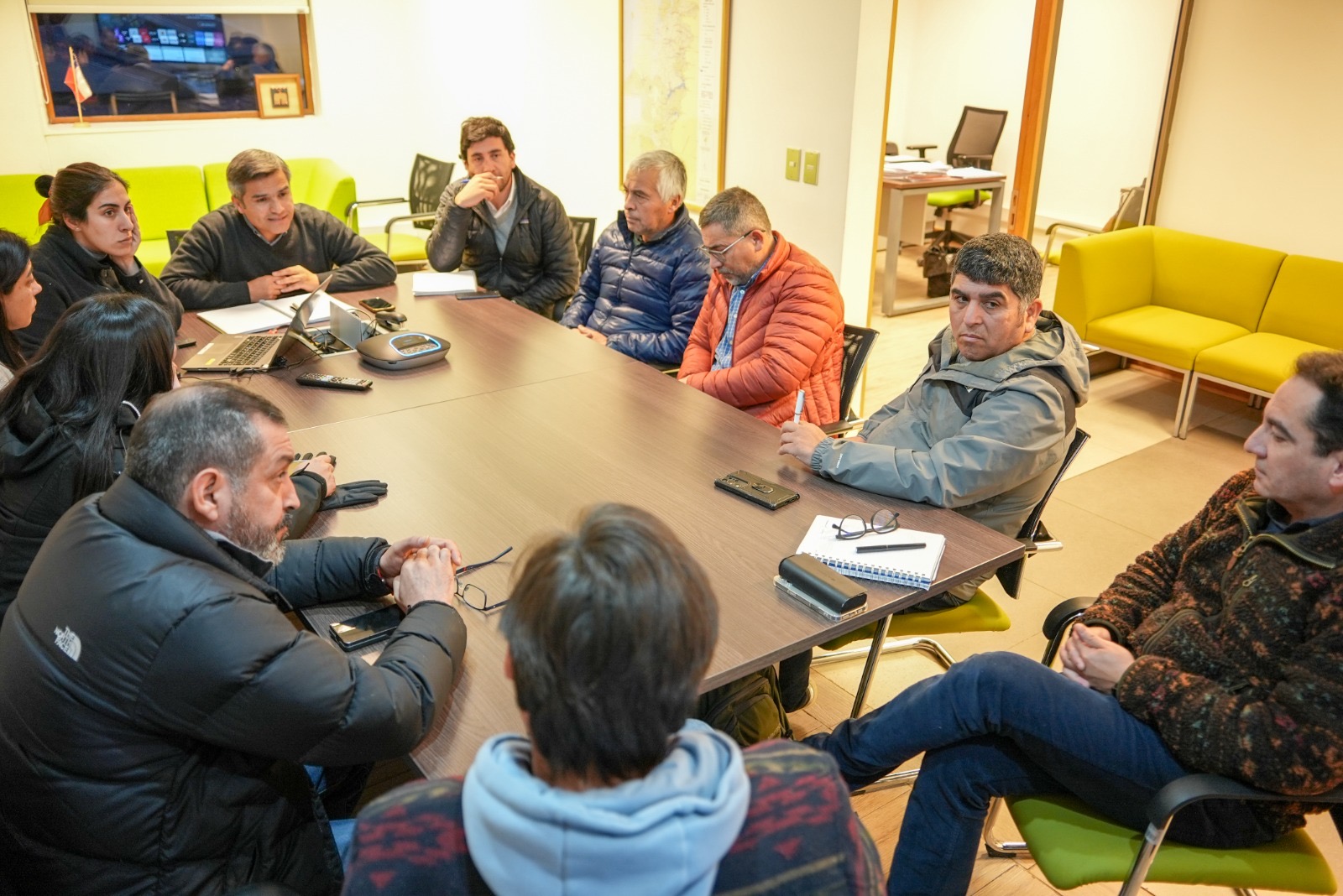 Gremios locales se reúnen con Gobernador Regional para dialogar sobre creación de Corporación de Desarrollo Productivo para Aysén