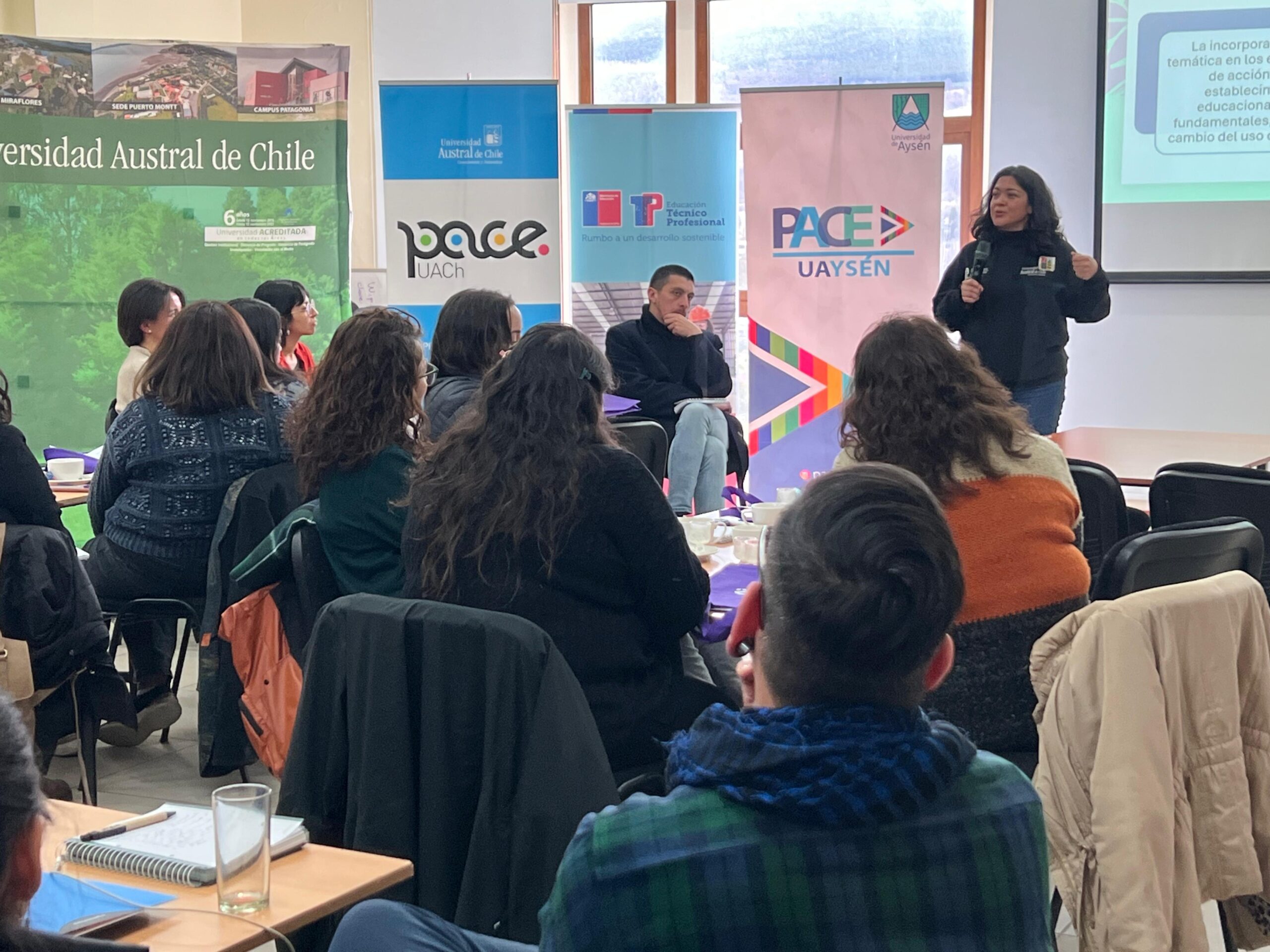 Encuentro educativo reúne a equipos PACE y Red Futuro Técnico para fortalecer trayectorias estudiantiles en la región 
