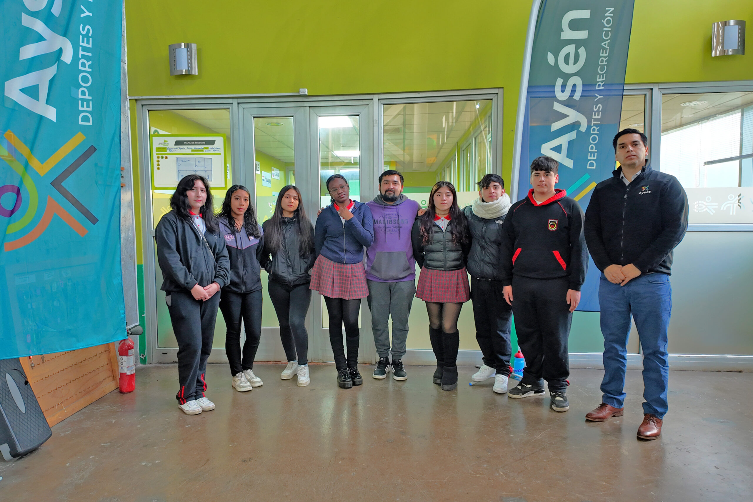 Estudiantes del Liceo Politécnico buscan alianza con la Corporación de Deportes para apoyar a la juventud aysenina