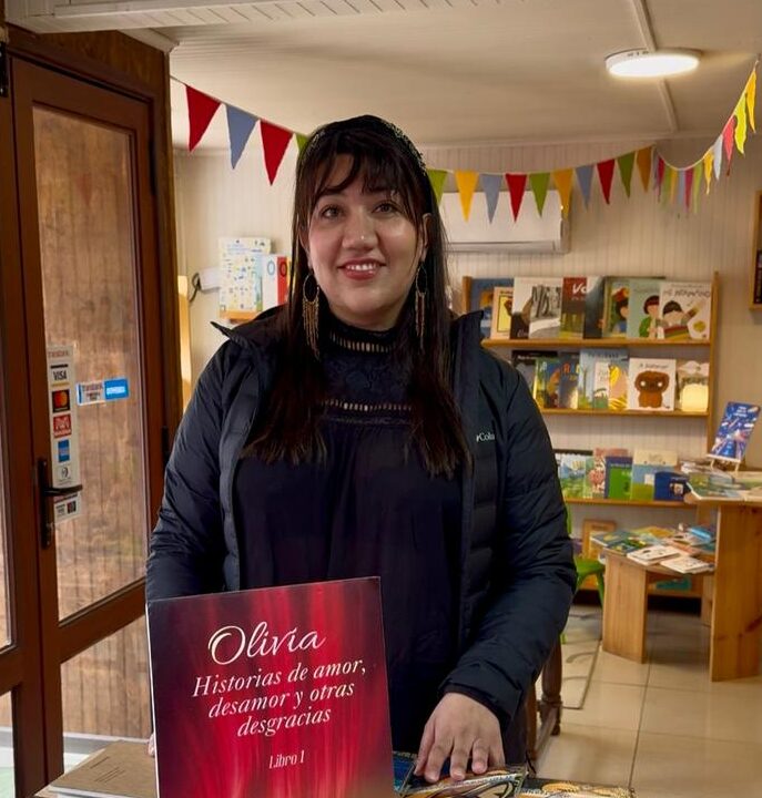 Matrona radicada en Coyhaique debuta como escritora con un emotivo libro sobre el amor y el desamor