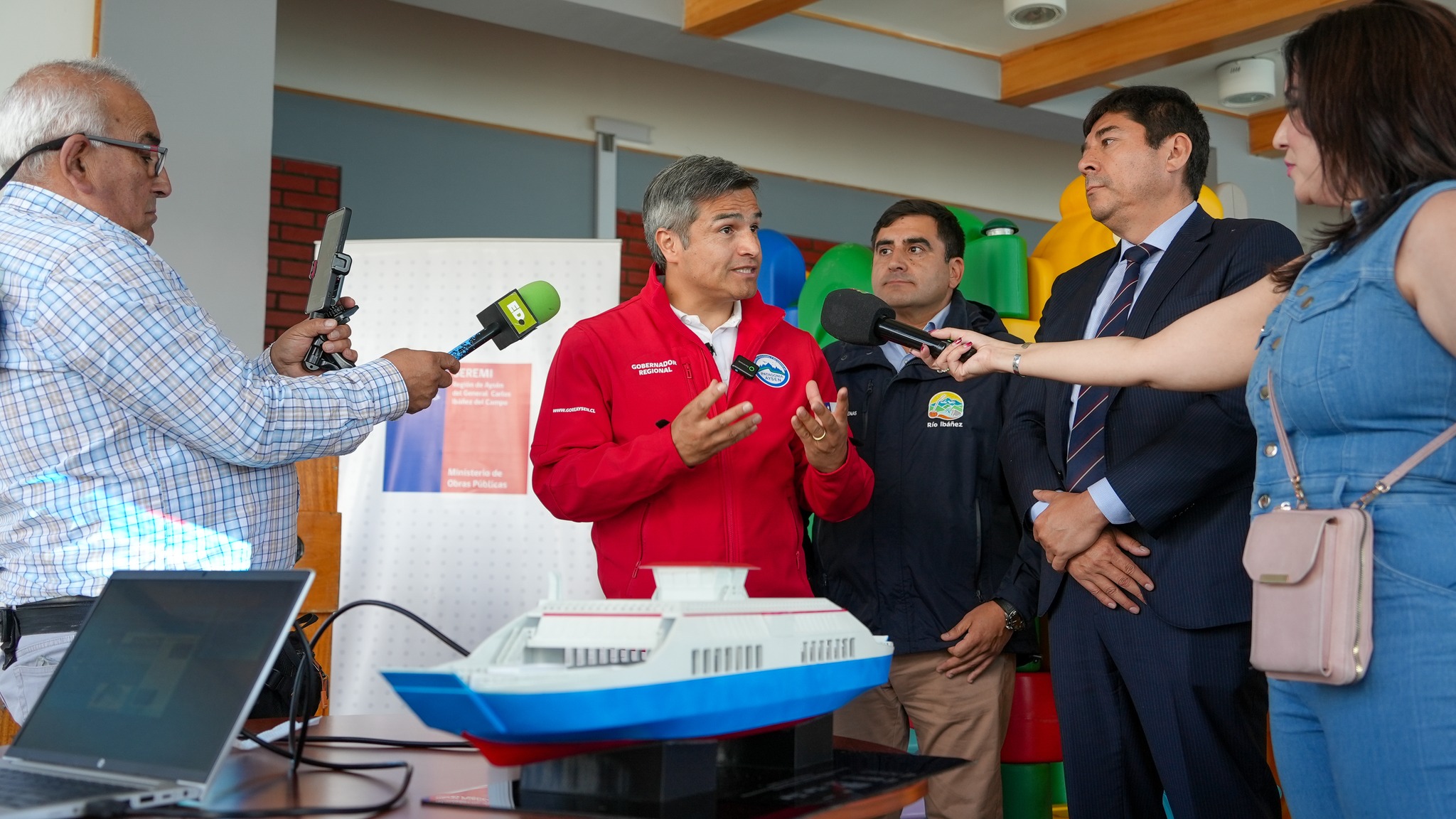 Avanzan proyectos para fortalecer conectividad lacustre y potenciar el turismo en la Región de Aysén