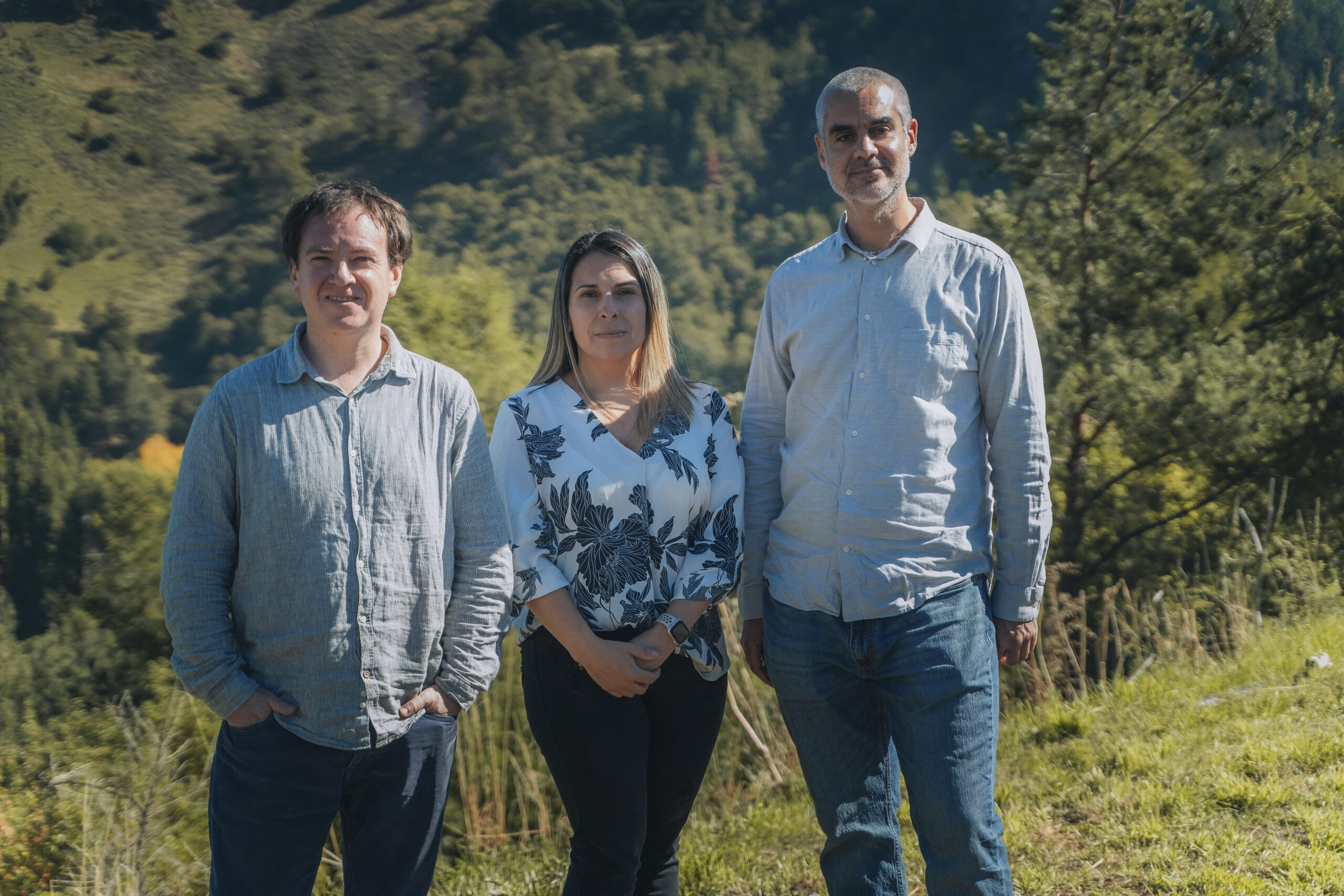 Emprendedor de Aysén transforma residuos de la salmonicultura en paneles para viviendas