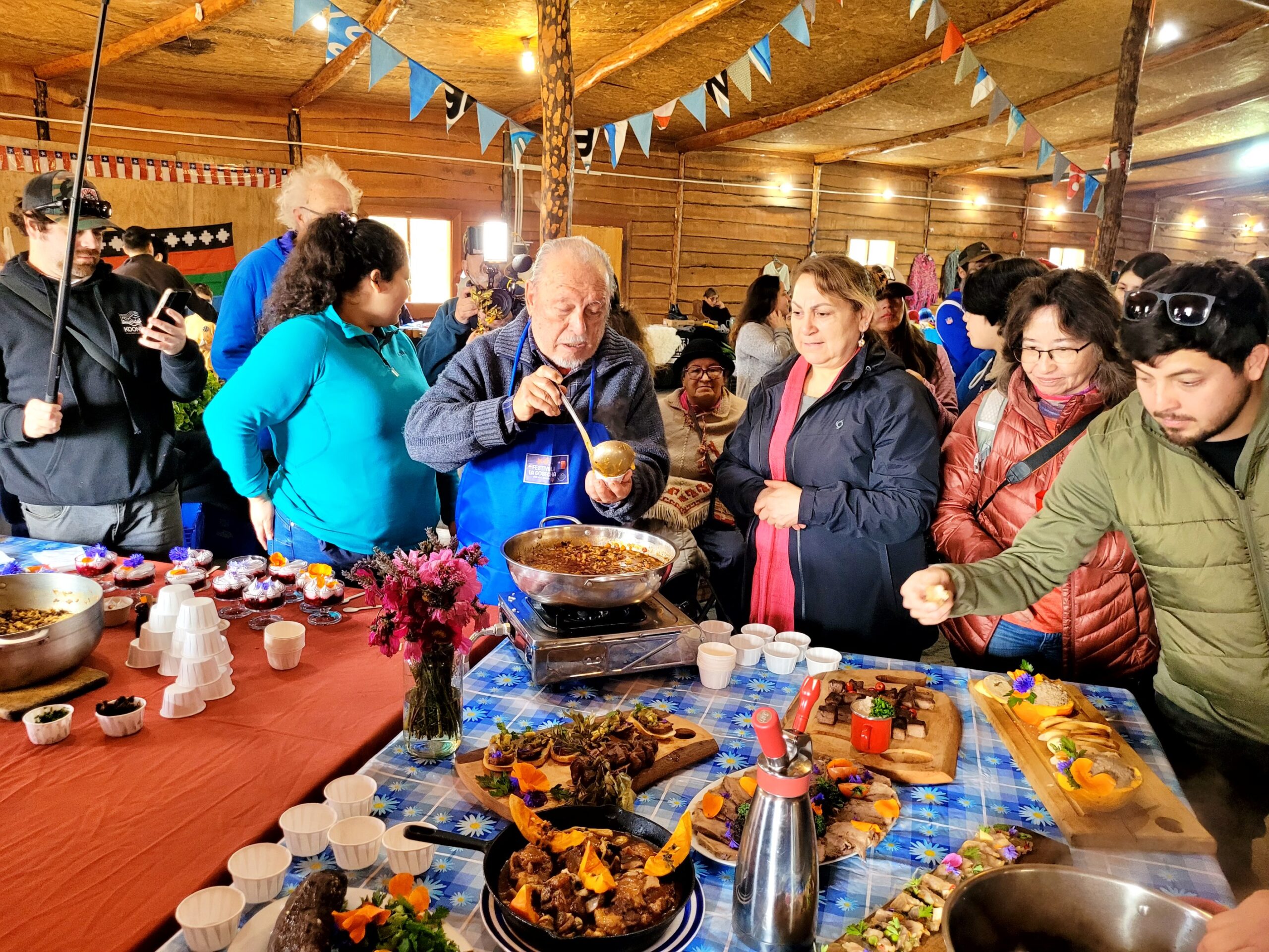 Gastronomía, arte textil, teatro y música se unirán el fin de semana santo en Festival de la Cosecha de Puerto Guadal