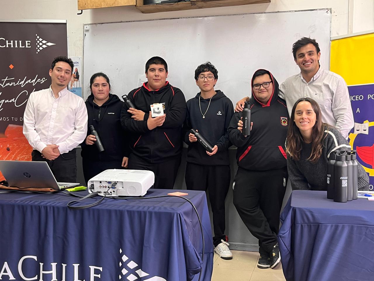 AquaChile impulsa la innovación en el Liceo Politécnico de Aysén con taller de Design Thinking y Lego Serious Play