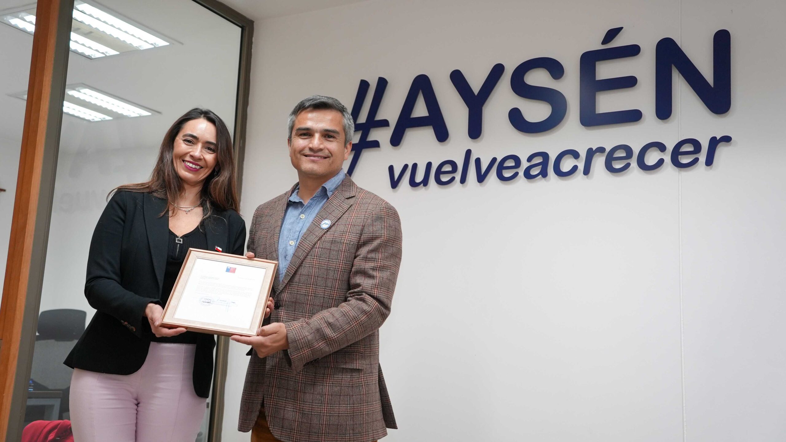 Gobierno Regional de Aysén y su Consejo conmemora 33 años destacando su rol en el desarrollo regional y el compromiso de sus funcionarios