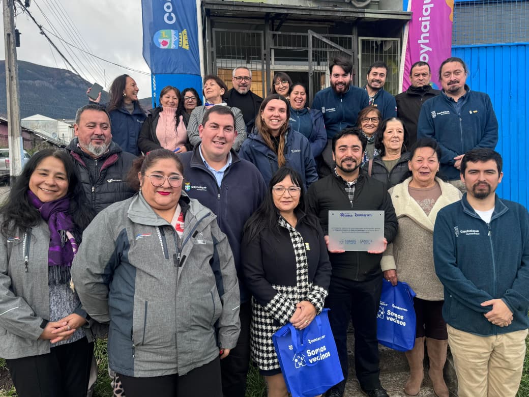 Edelaysen inaugura conexión eléctrica para sede comunitaria Arturo Prat en Coyhaique