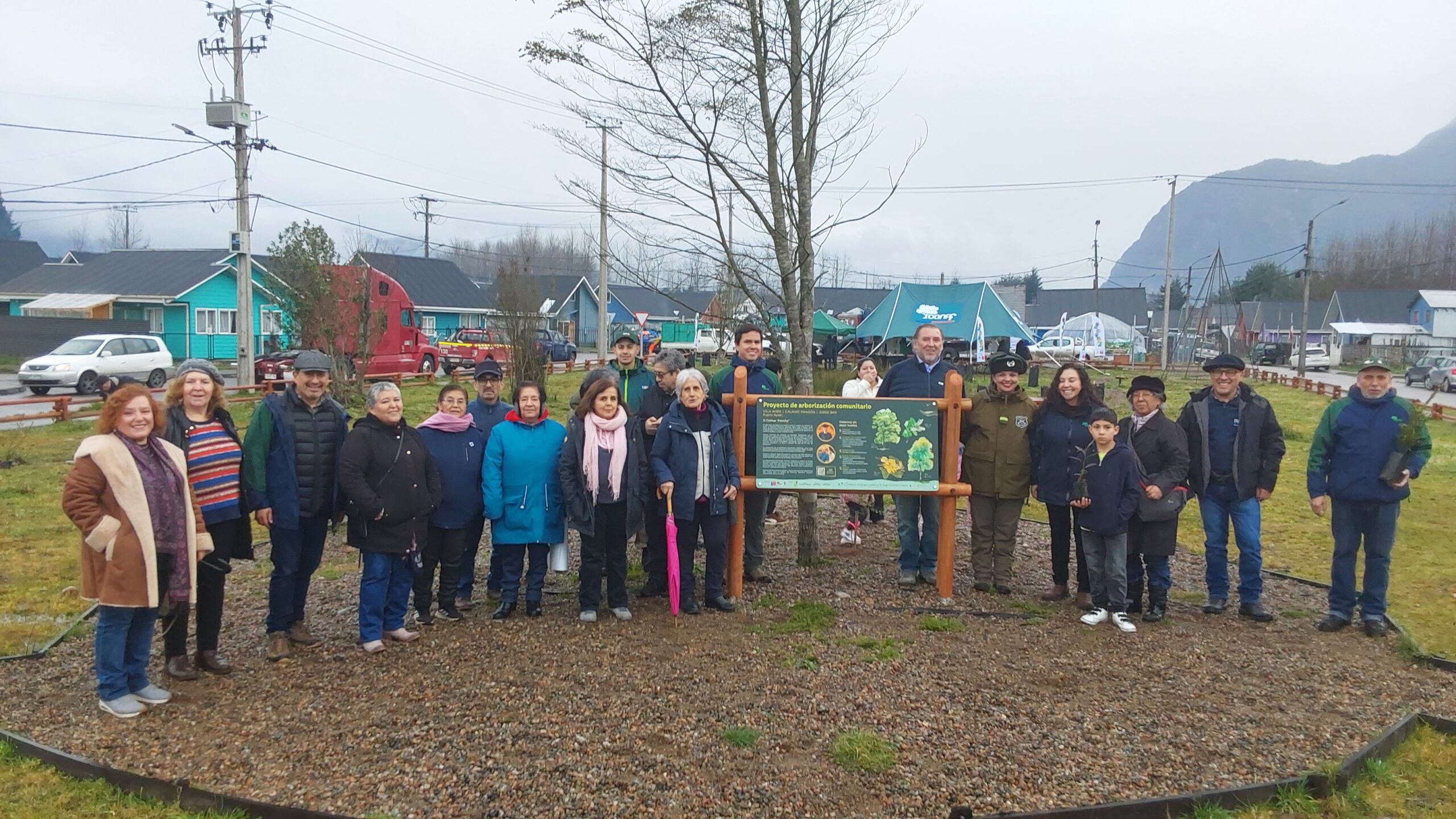 CONAF celebra el Día Mundial del Árbol recuperando un espacio público con árboles e infraestructura básica