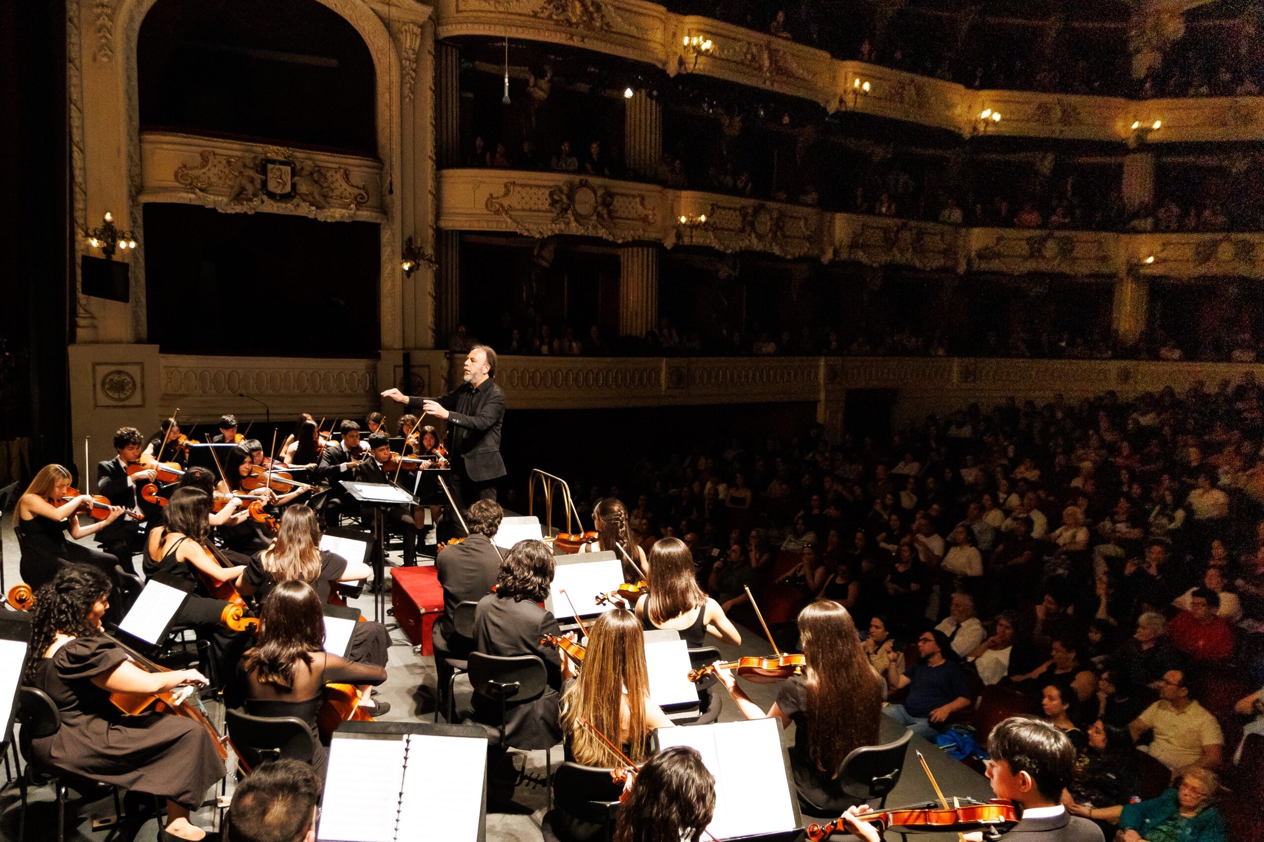 FOJI celebra 25 años realizando la XX versión del Festival Fernando Rosas en el Teatro Municipal de Santiago