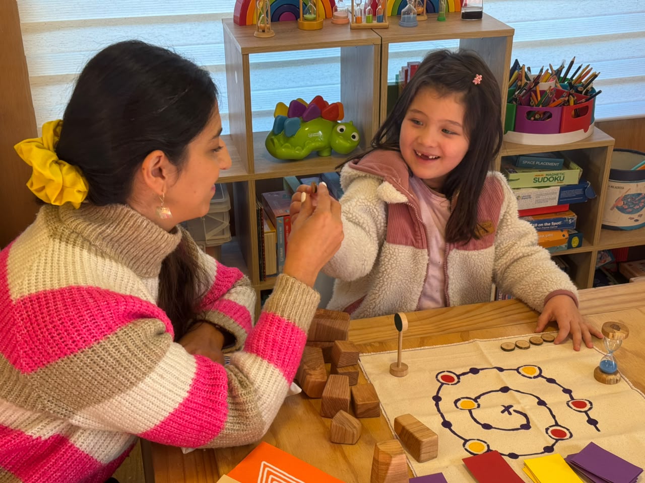 Emprendedora de Aysén desarrolla innovación con potencial nacional para familias neurodiversas