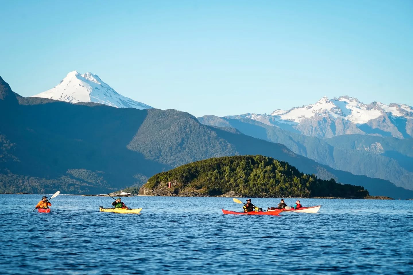 Encuentro de Kayak y Buceo Islas Huichas 2026 mezcló el turismo de aventura y la conexión con el patrimonio natural del territorio insular