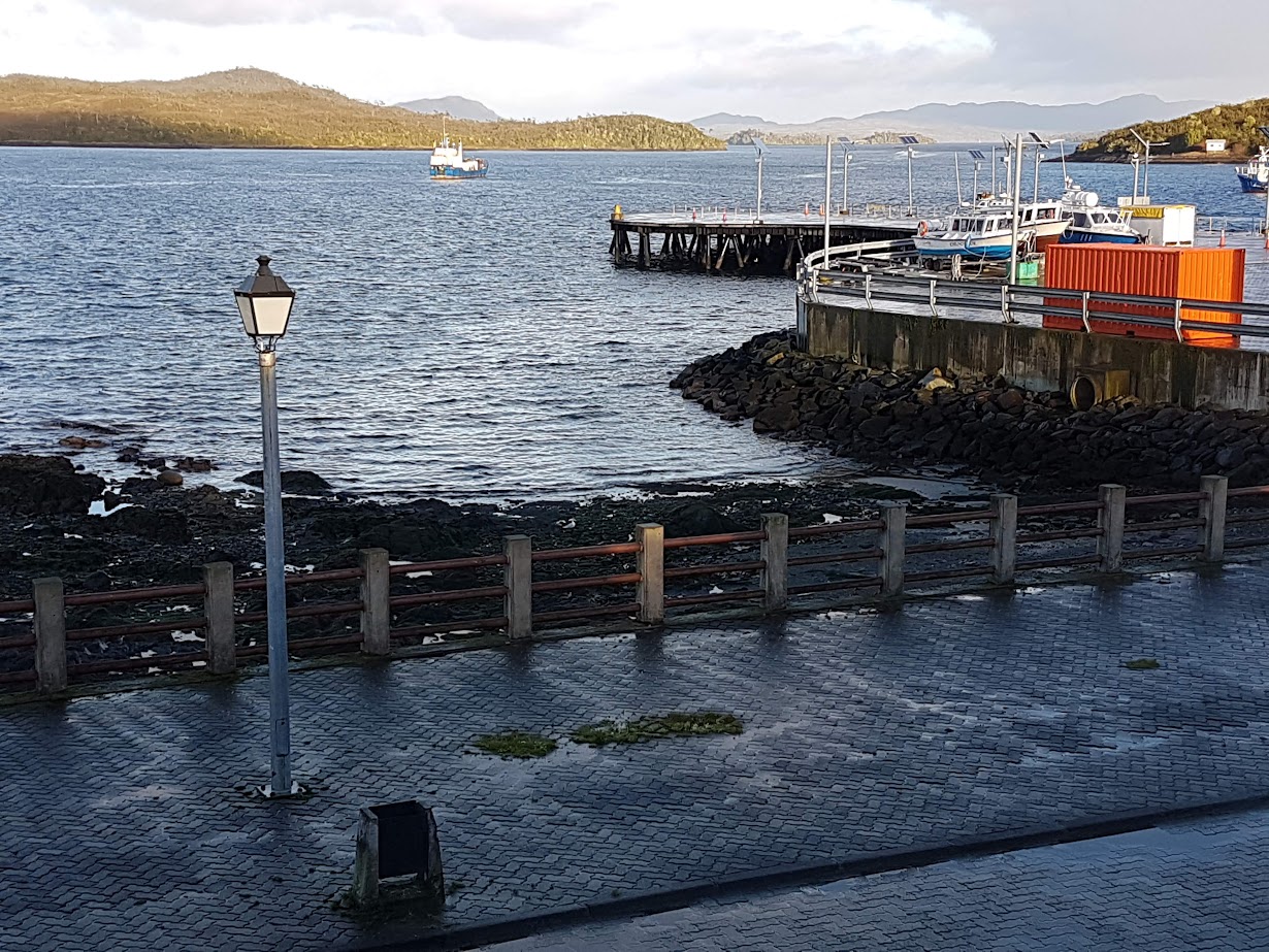 Hallan a hombre fallecido en cercanías del Muelle Emporcha de Melinka