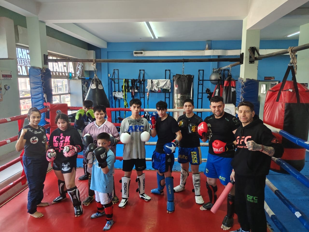 Academia Fight Club de Coyhaique regresa con gran aprendizaje y récord positivo en Kickboxing