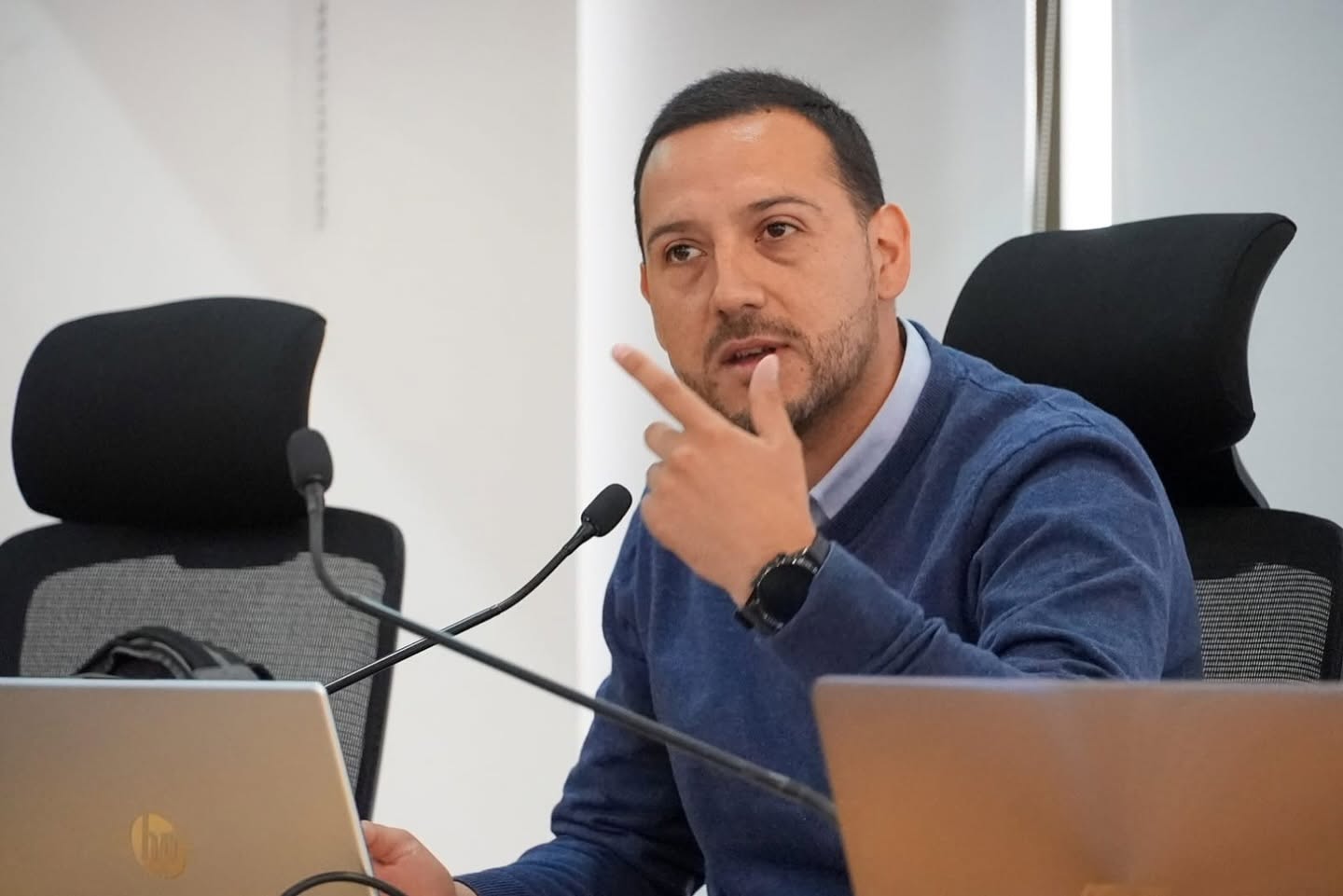 Consejero Arcadio Soto cuestiona falta de información de Sernatur sobre programas financiados por el Gobierno Regional de Aysén