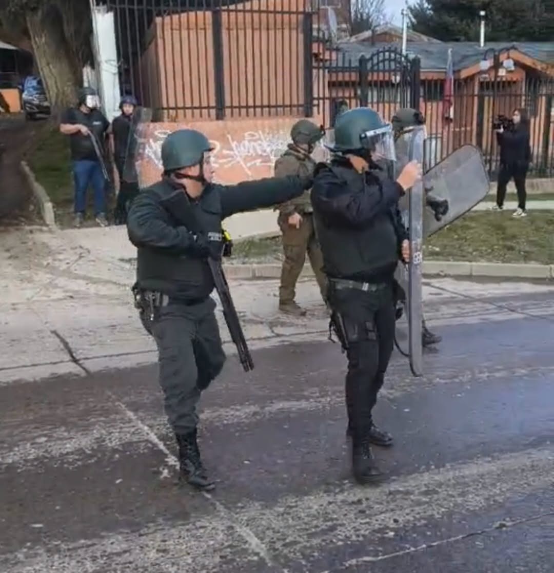 Dos internos fallecidos y cuatro heridos deja grave riña al interior de la cárcel de Coyhaique