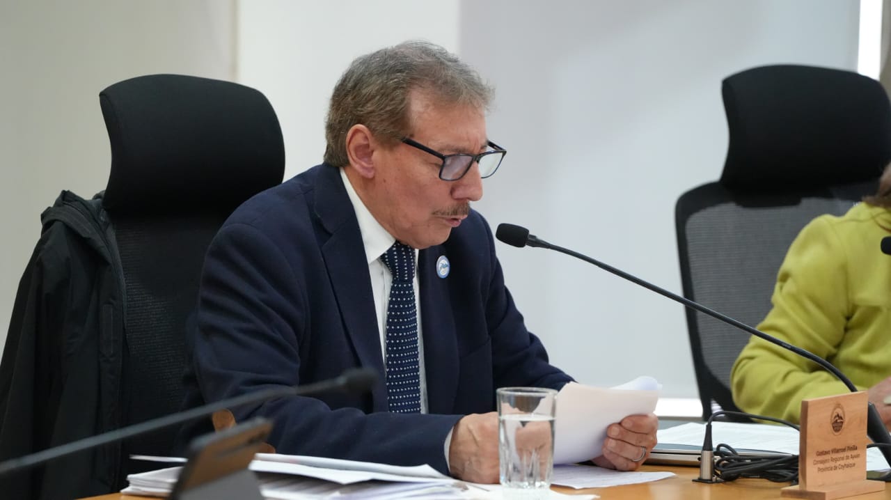 Core Villarroel propuso reconocimiento a ex senador Horvath por su aporte a la conectividad de Aysén