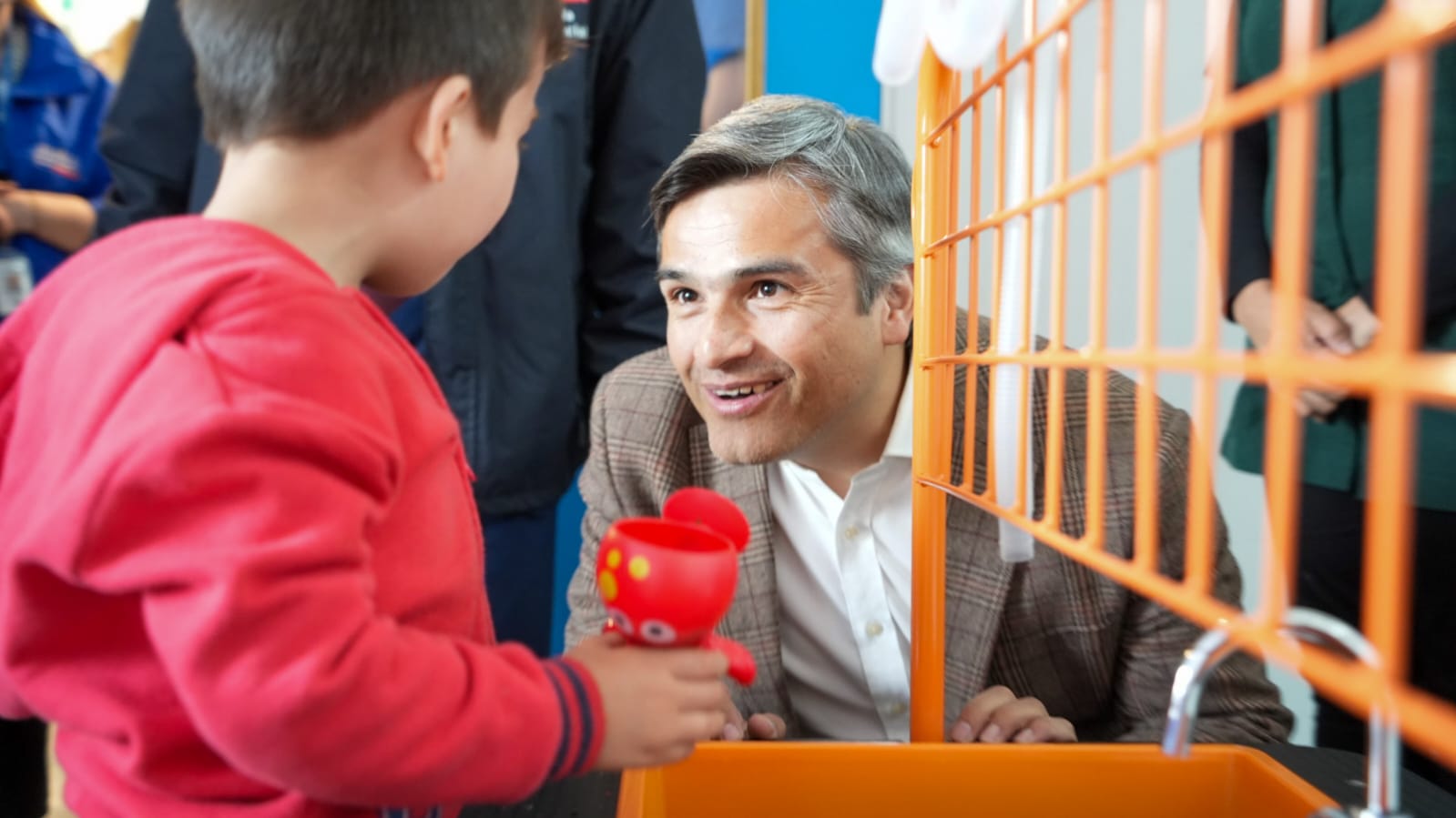 Material sensorial y kits de emergencia fortalecen la educación parvularia en Aysén