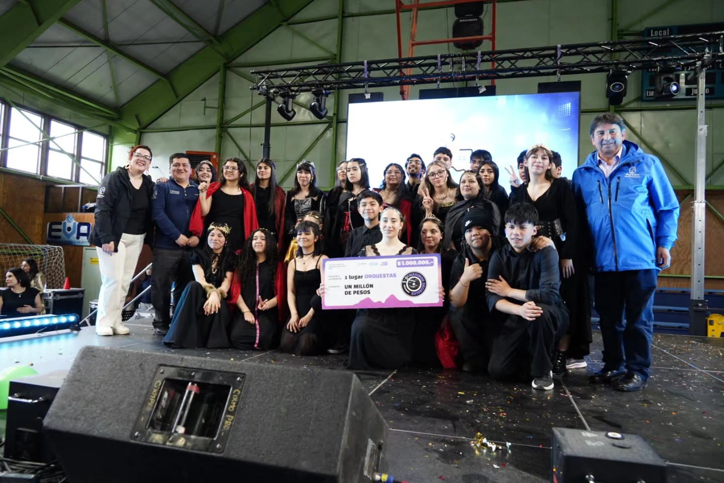 “Máximos Decibeles” hizo brillar el talento musical de los jóvenes de Aysén