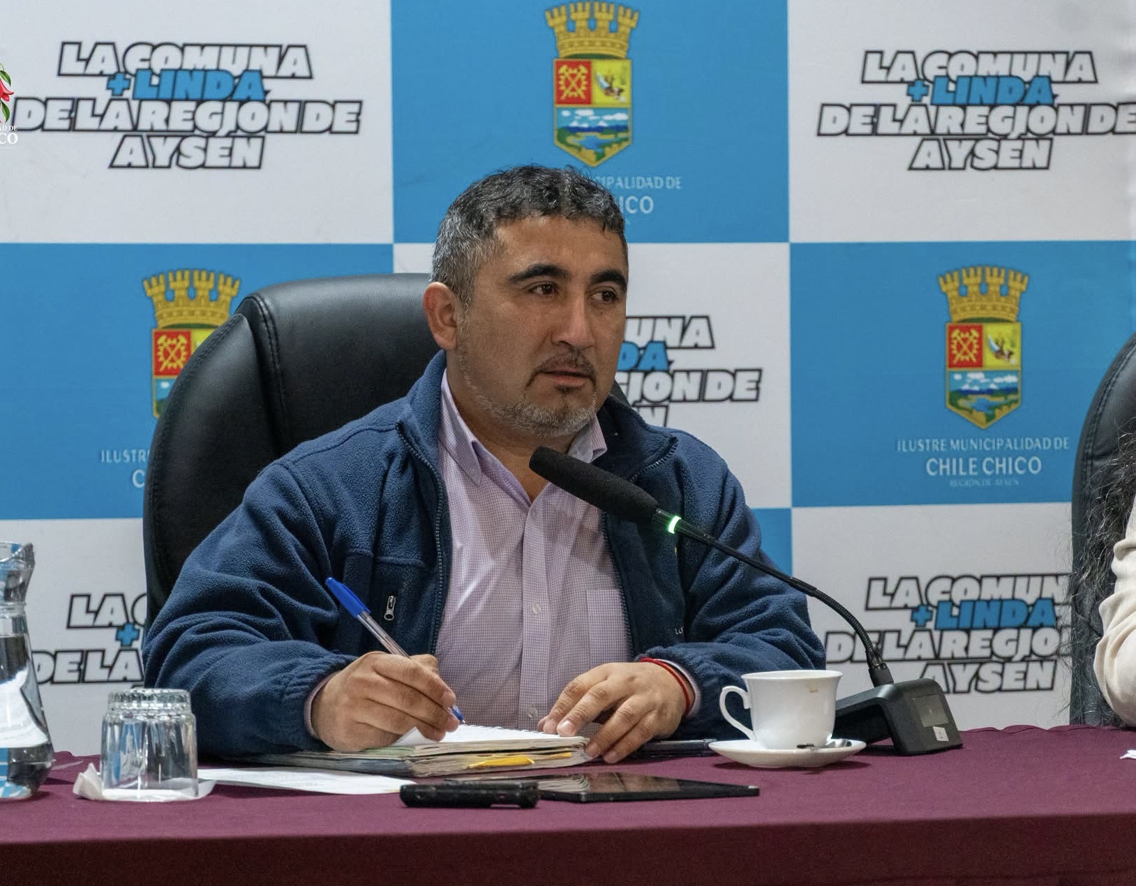ALCALDE  KEIM EXIGE SOLUCIONES ANTE REITERADOS CORTES DE LUZ EN CHILE CHICO