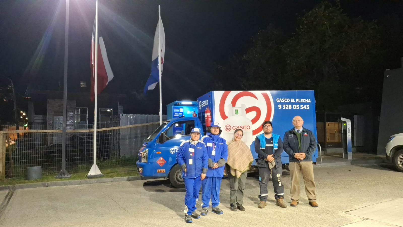 Pescadores artesanales de Puerto Gala acceden a combustible gracias a gestión que permitió trasladar más de 1.200 litros a la localidad
