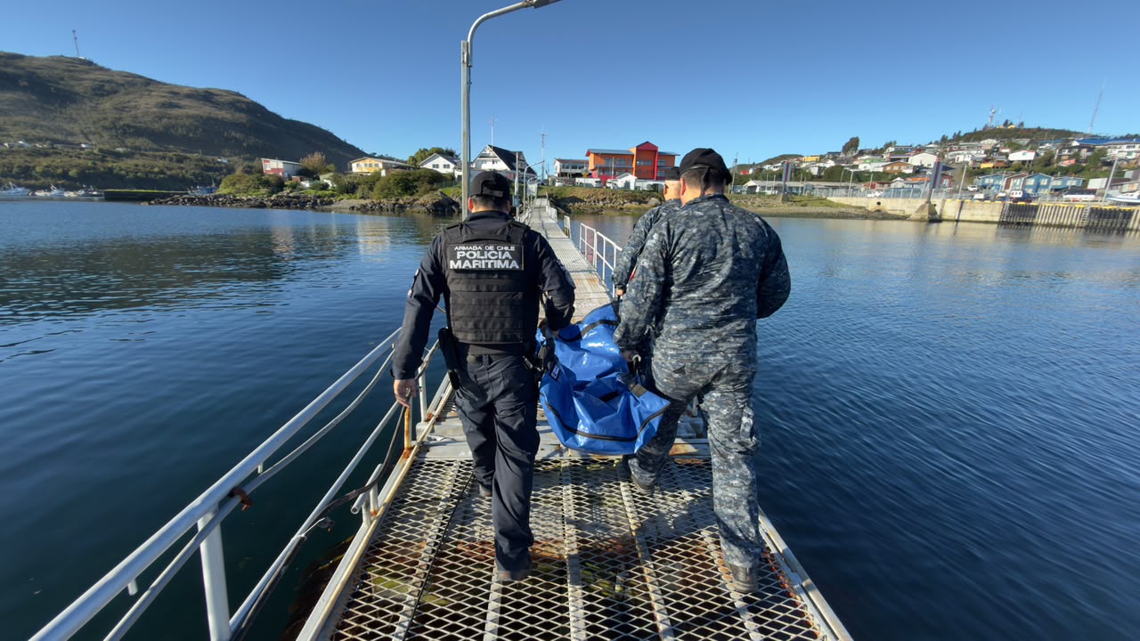 Armada informa hallazgo de osamentas presumiblemente humanas en isla Serrano, cercana a Melinka