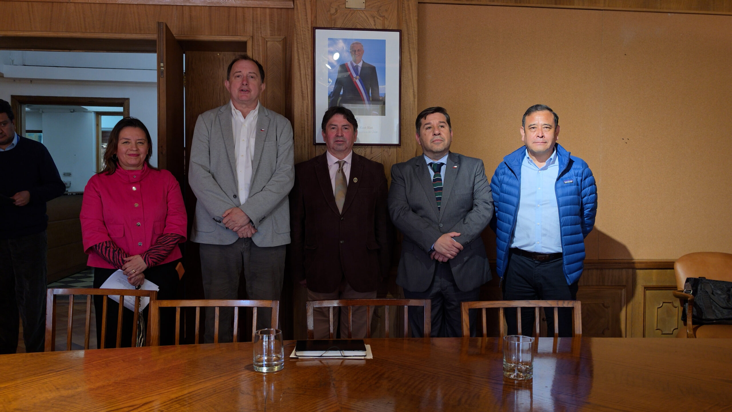 Municipio aysenino compromete importantes gestiones tras audiencia sostenida con ministro de Vivienda y Urbanismo