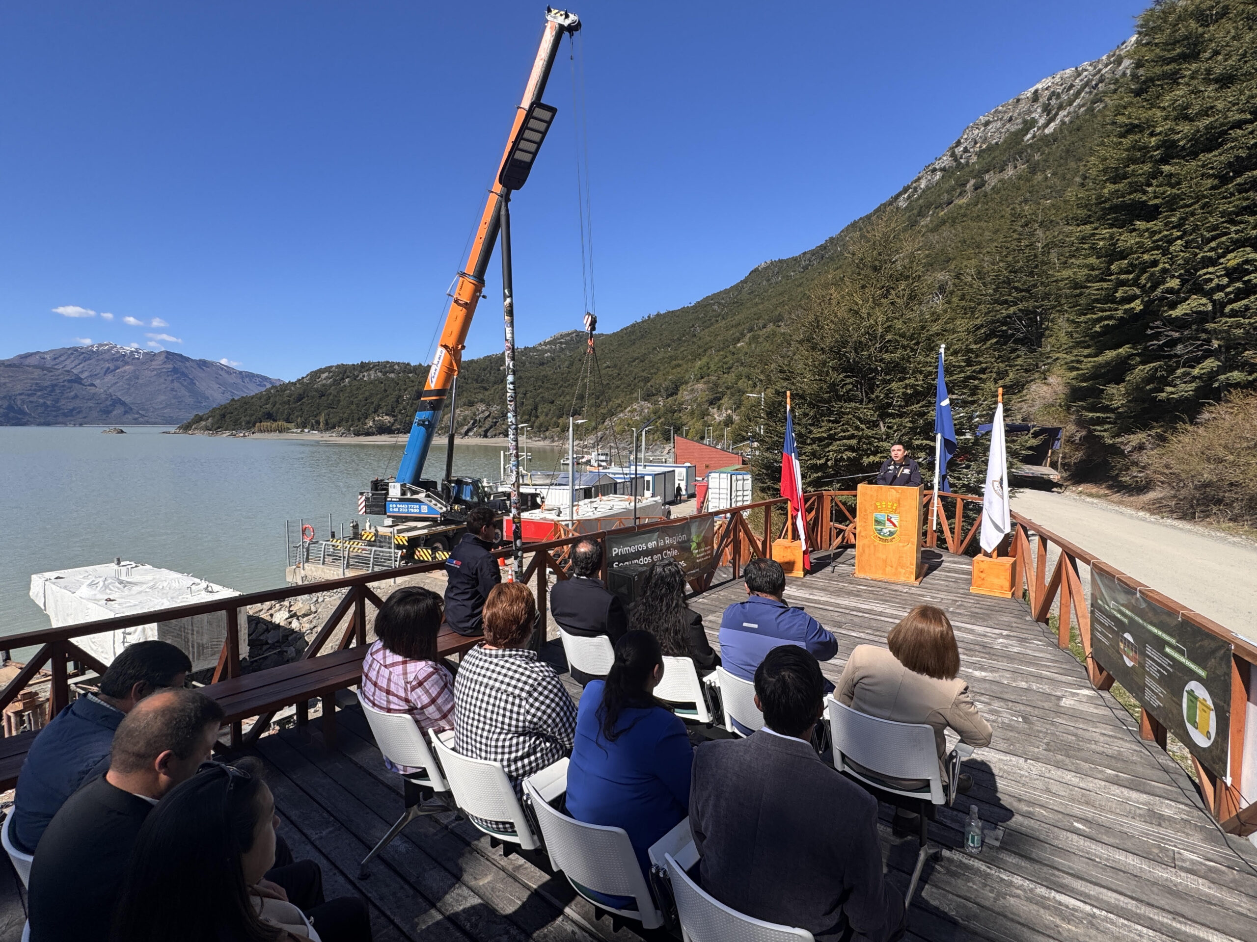 Hito histórico en el fin de la Carretera Austral: Inicia en Puerto Bahamóndez el ensamblaje de la barcaza “Lucinda Primera”